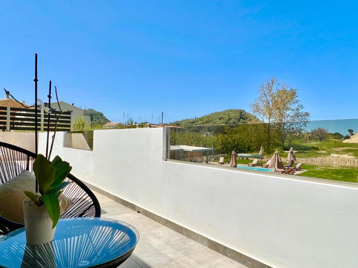 Beach Villa Verano With Private Pool By Dadovillas Sidárion Exteriör bild