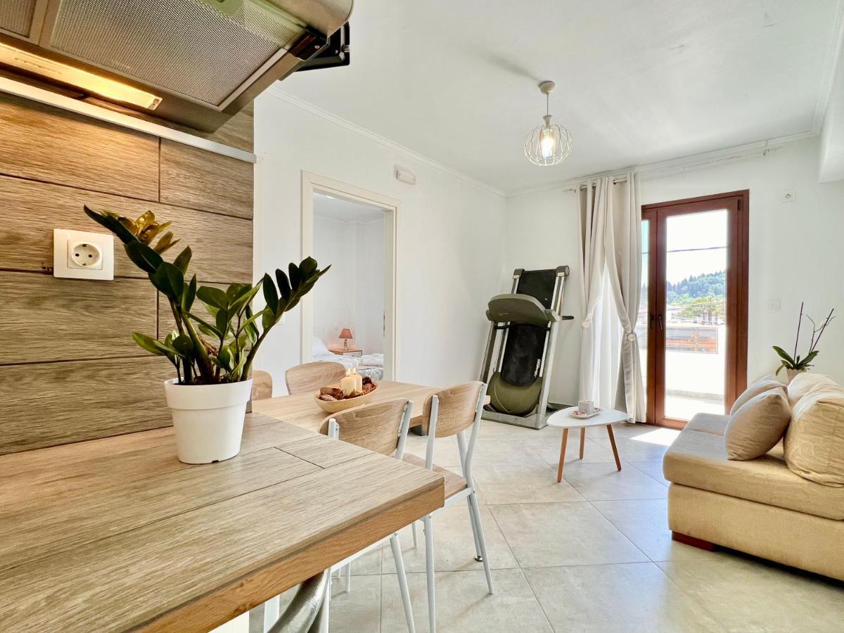 Beach Villa Verano With Private Pool By Dadovillas Sidárion Exteriör bild